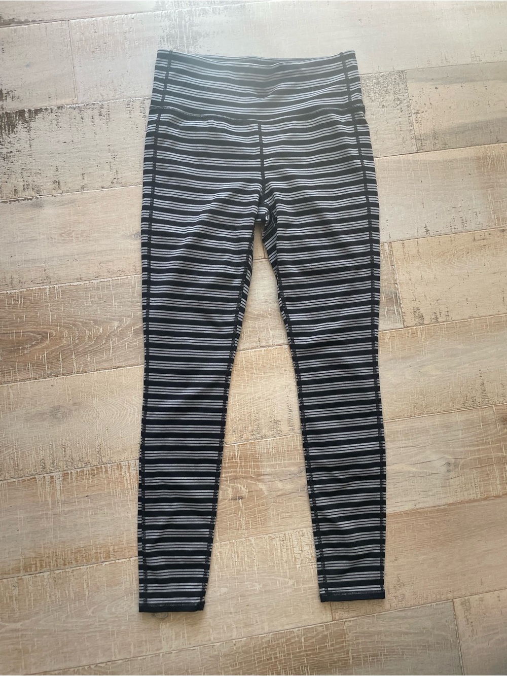 Athleta Black & Gray Striped Leggings Size Medium Workout Athletic Wear